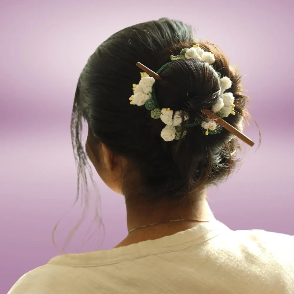 Daisy Crochet Hair Tie  | Hand-crafted | Cotton | White and Green